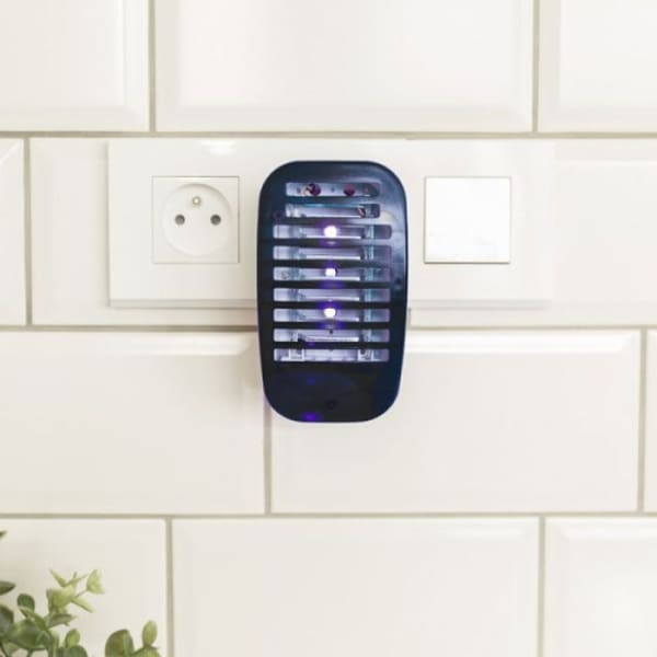 Prise Anti-Insectes LIVOO Blanc 2W (DOM419) Prise Anti-Insectes LIVOO Blanc 2W (DOM419)